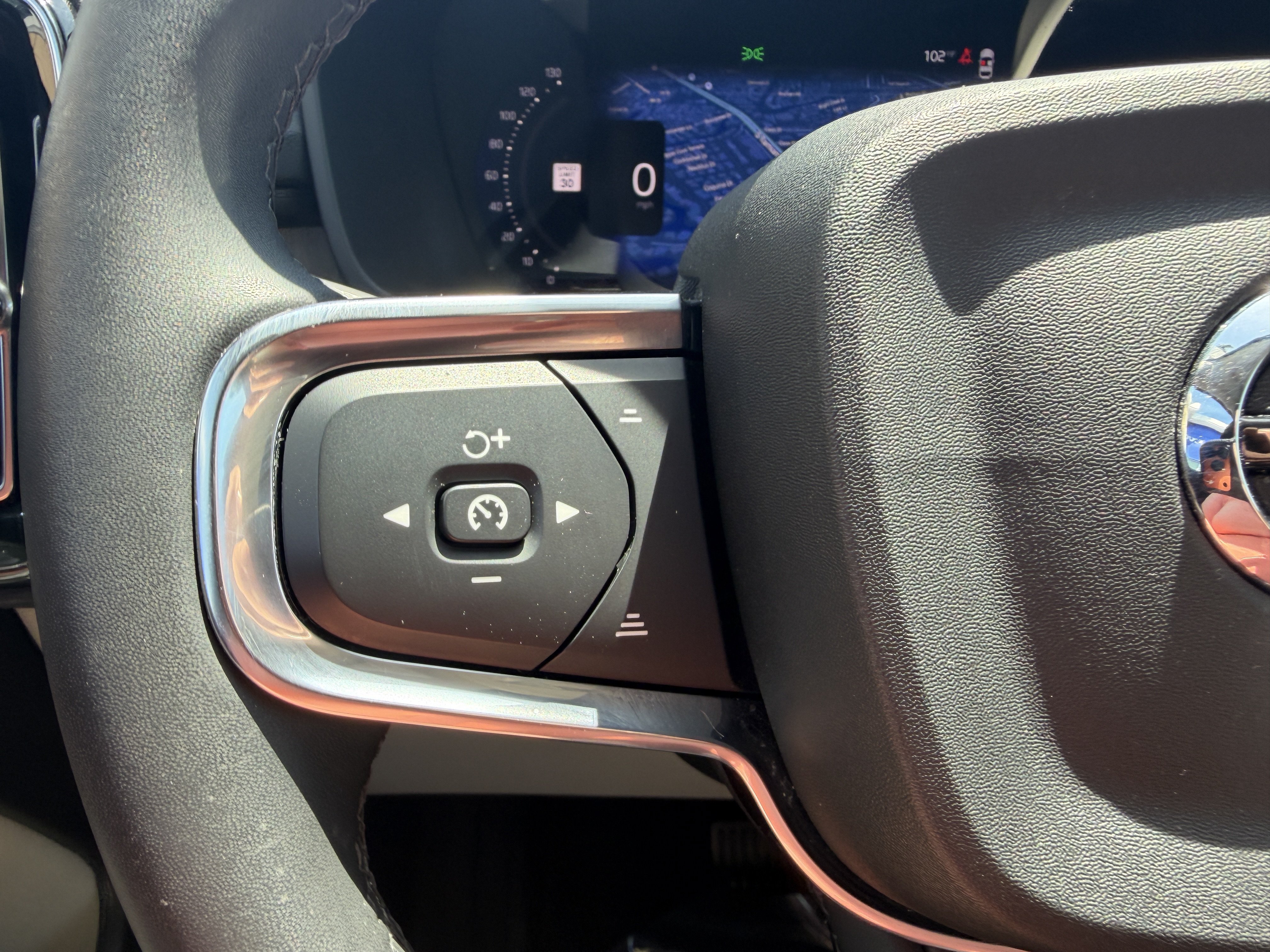 Certified 2023 Volvo XC40 B5 Ultimate w/ Protection Package Premier AWD/4WD image 28