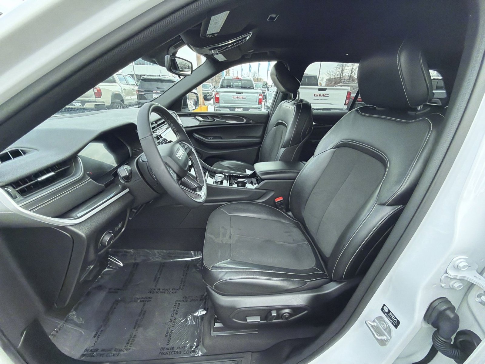 Used 2023 Jeep Grand Cherokee Altitude image 13