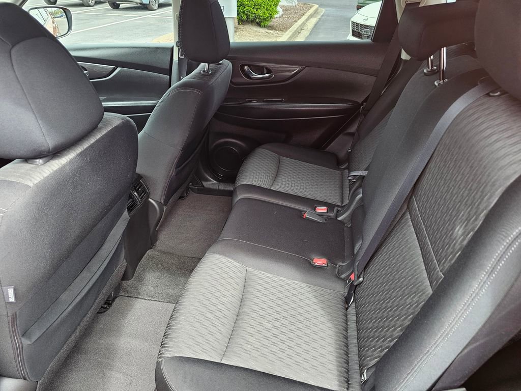 Used 2019 Nissan Rogue SV image 13