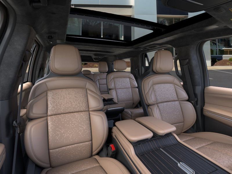 New 2026 Lincoln Navigator L Black Label AWD/4WD image 10
