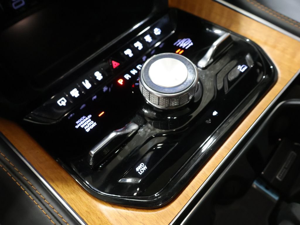 Used 2022 Jeep Grand Wagoneer Series III AWD/4WD image 29