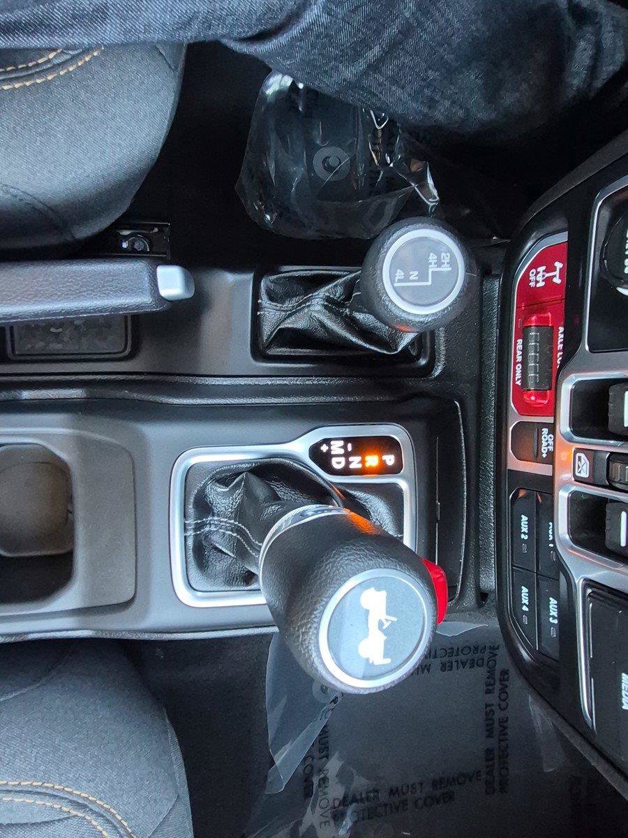 Certified 2025 Jeep Wrangler Unlimited Sport AWD/4WD image 29