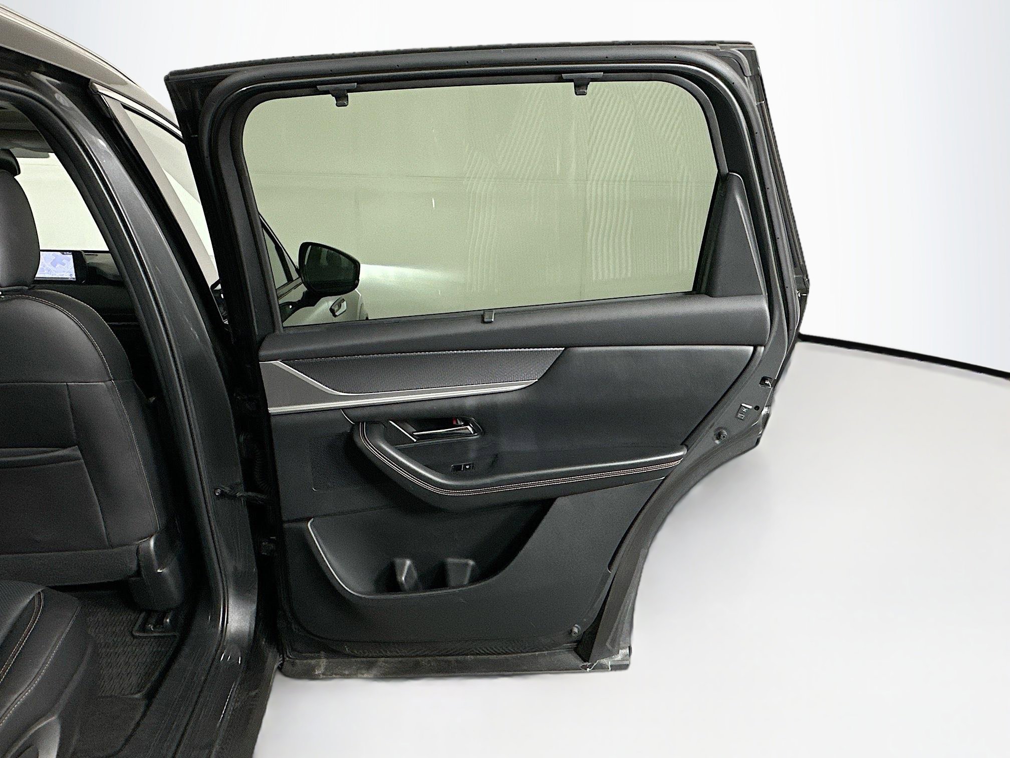 Used 2024 MAZDA CX-90 Plug-In Hybrid w/ Premium Pkg image 33