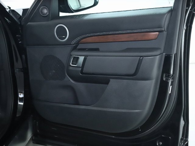 Used 2024 Land Rover Discovery Dynamic SE image 34