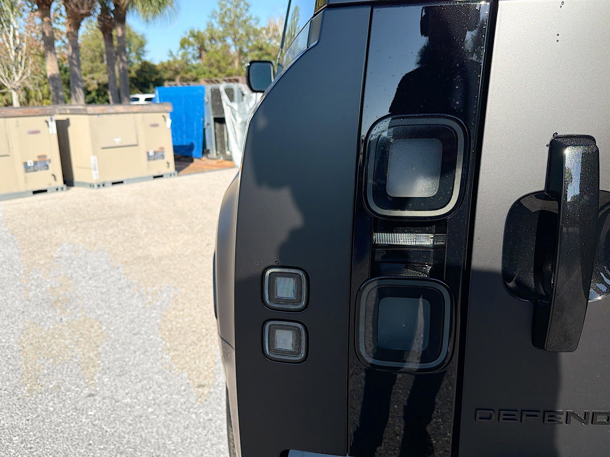 New 2026 Land Rover Defender 130 X-Dynamic SE image 10