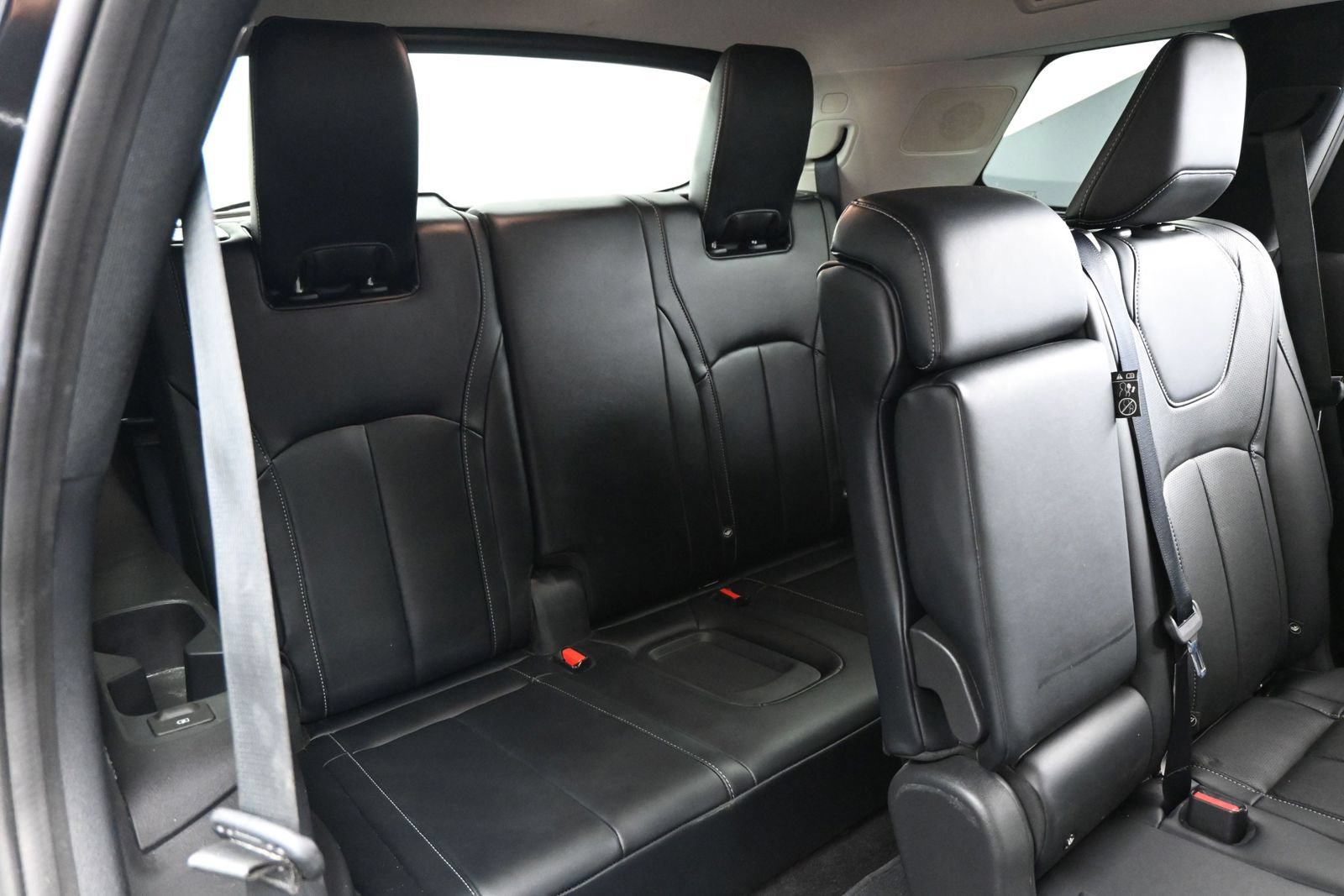 Used 2023 INFINITI QX60 Luxe w/ Cargo Package FWD image 14