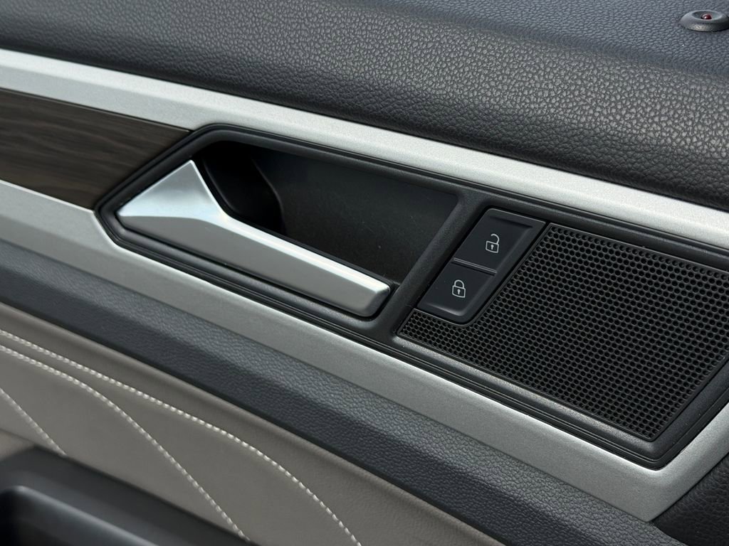 Used 2022 Volkswagen Atlas SE image 35