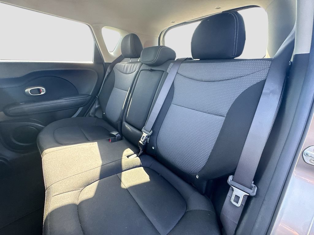 Used 2017 Kia Soul + FWD image 22