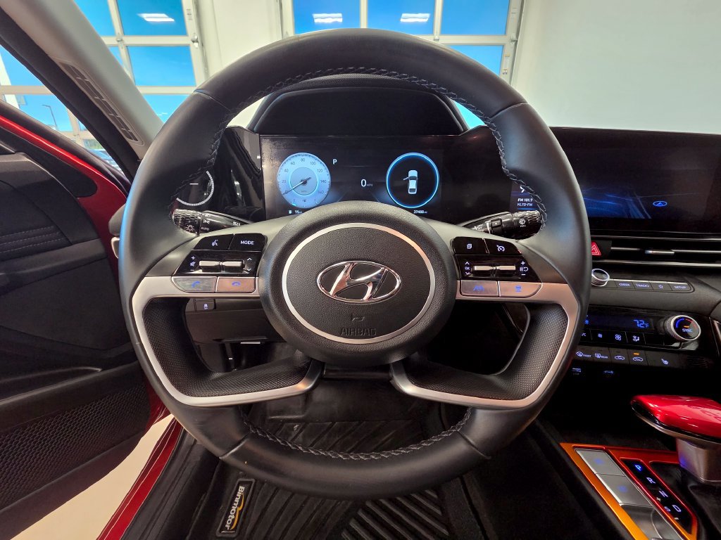 Used 2023 Hyundai Elantra SEL w/ Convenience Package FWD image 18