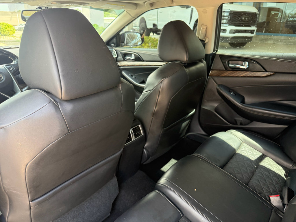 Used 2017 Nissan Maxima Platinum FWD image 11