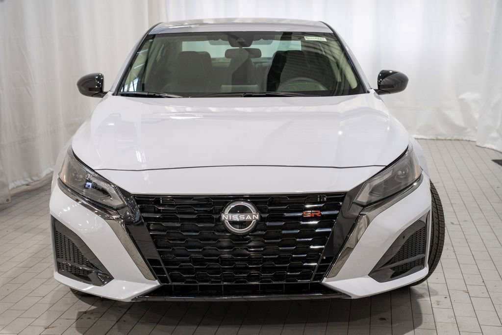 New 2025 Nissan Altima 2.5 SR image 2