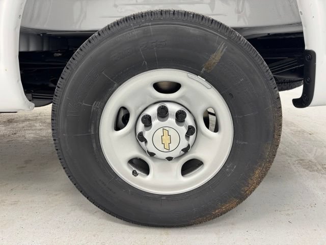 New 2025 Chevrolet Express 2500 w/ Driver Convenience Package RWD image 29