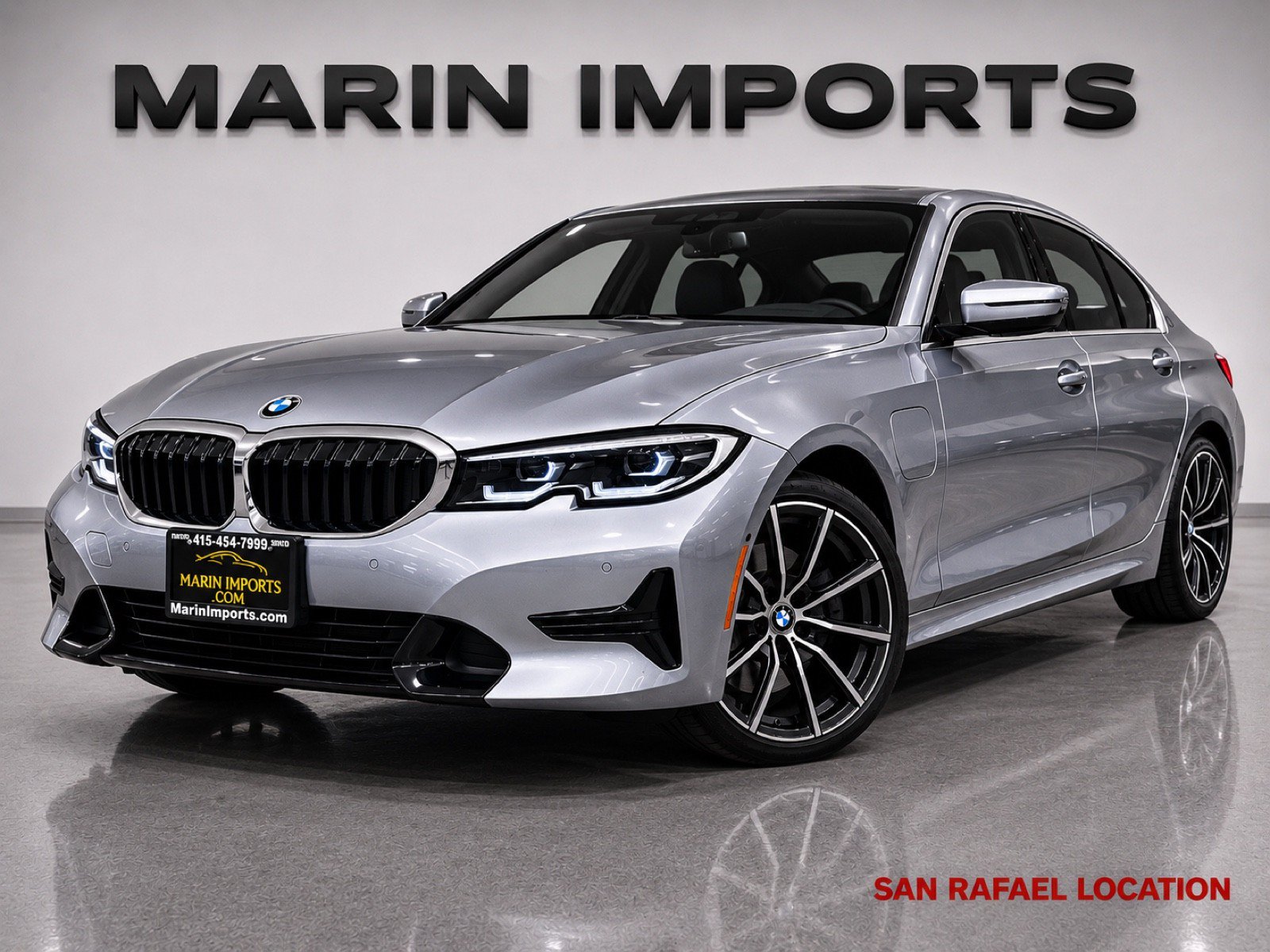Used 2021 BMW 330e w/ Convenience Package RWD image 1