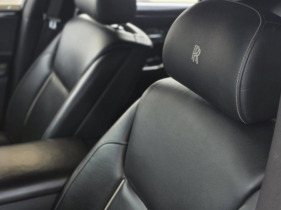Used 2016 Rolls-Royce Ghost RWD image 23