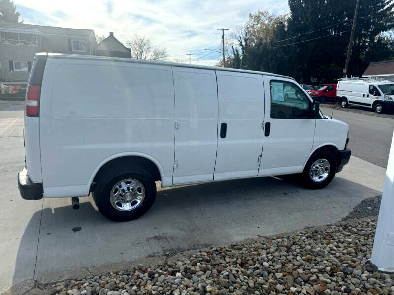 Used 2018 Chevrolet Express 2500 image 6