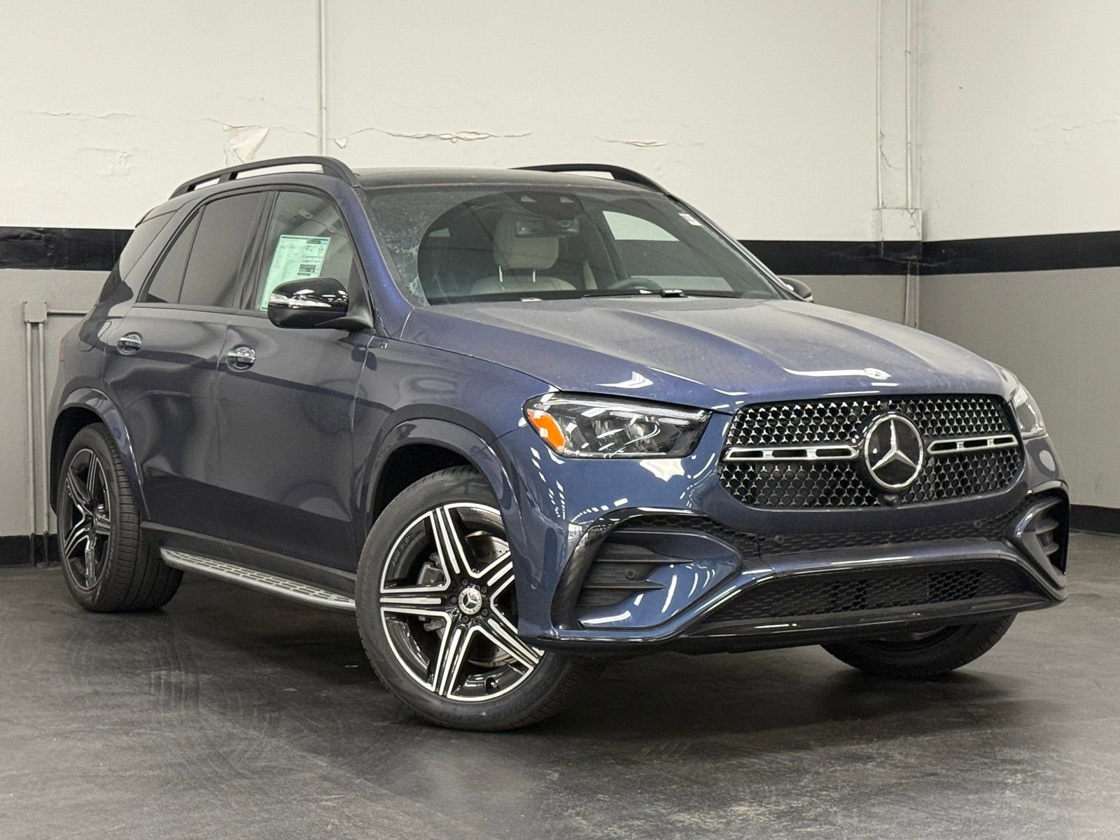 New 2025 Mercedes-Benz GLE 350 4MATIC image 2