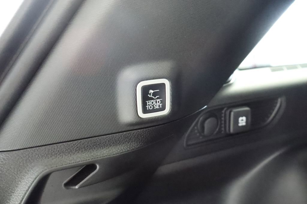 Used 2025 Jeep Grand Cherokee Limited w/ Trailer Tow Package image 23