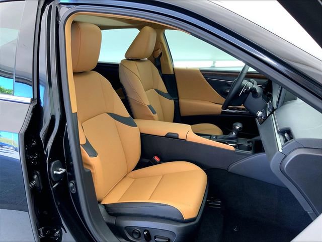 Used 2025 Lexus ES 300h F Sport w/ Technology Package FWD image 17