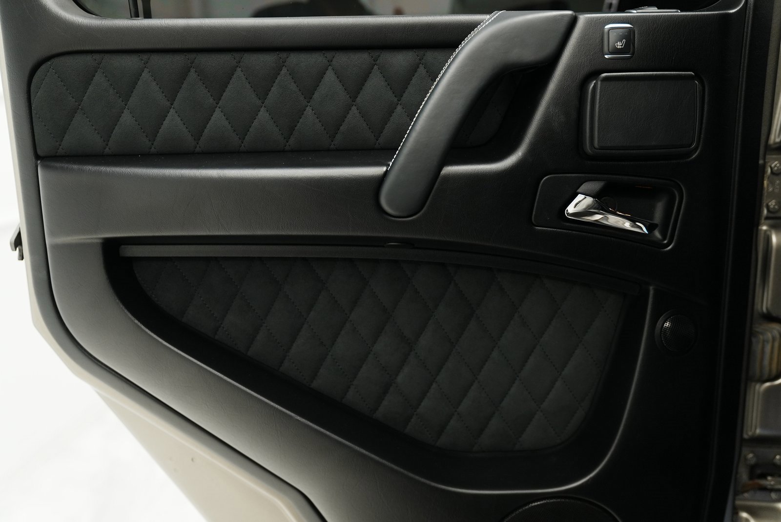 Used 2017 Mercedes-Benz G 550 Squared image 44