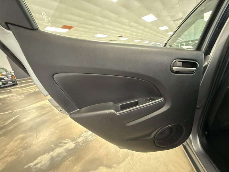 Used 2014 MAZDA MAZDA2 Sport FWD image 21
