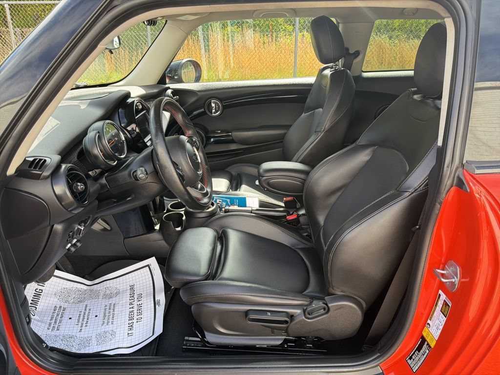 Used 2020 MINI Cooper S 2-Door Hardtop FWD image 16
