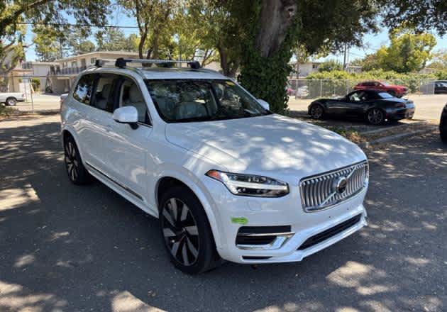 Used 2023 Volvo XC90 T8 Ultimate w/ Protection Package Premier AWD/4WD image 7