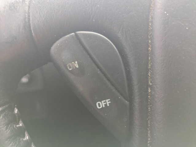 Used 2005 Ford Escape Limited AWD/4WD image 13