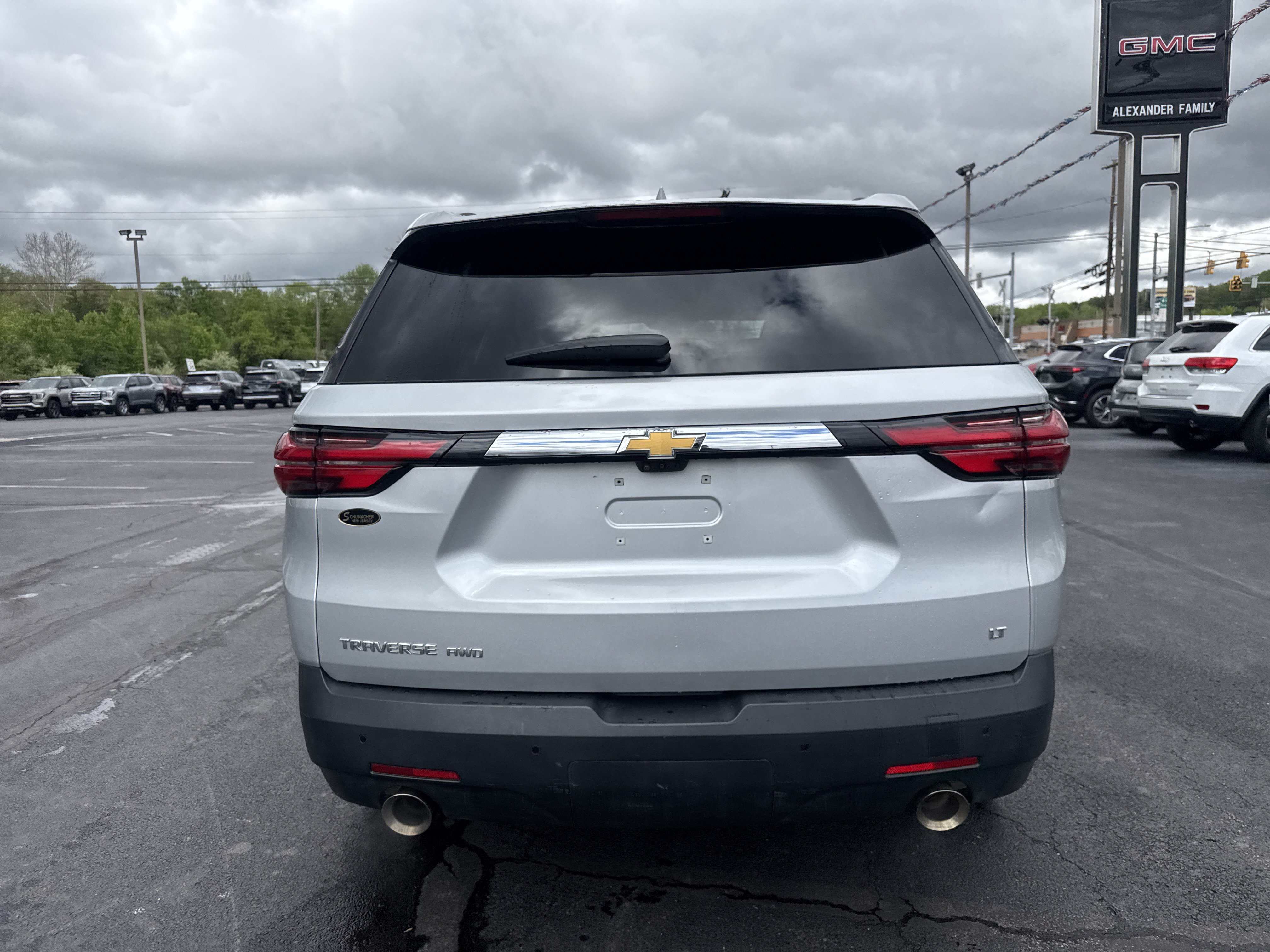Used 2022 Chevrolet Traverse LT w/ LT Premium Package AWD/4WD image 4