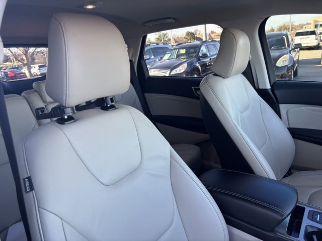 Used 2022 Ford Edge Titanium image 25