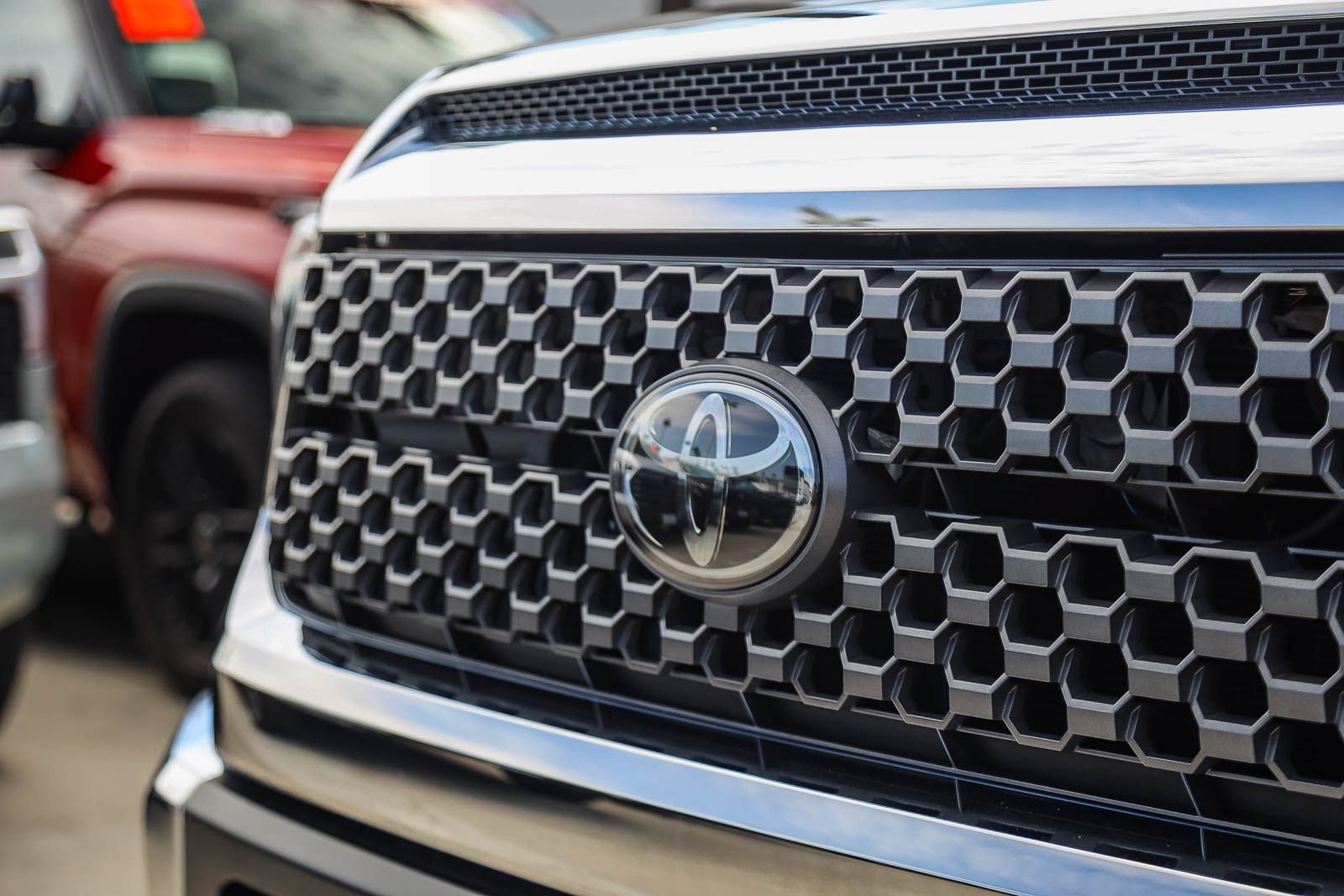 Certified 2018 Toyota Tundra SR5 w/ SR5 Upgrade Package RWD image 11