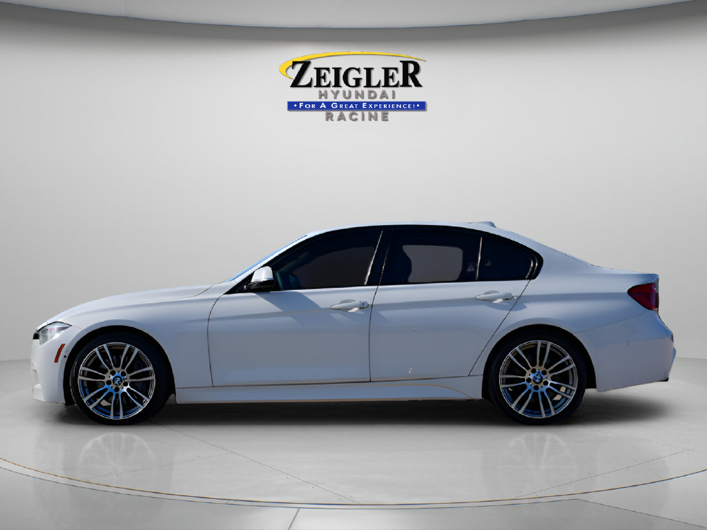 Used 2016 BMW 340i xDrive Sedan AWD/4WD image 4
