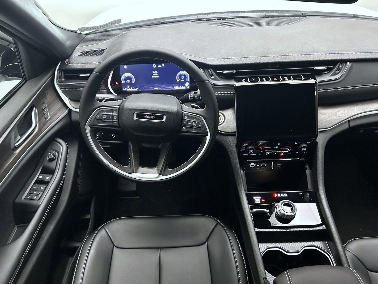 New 2025 Jeep Grand Cherokee Limited image 12