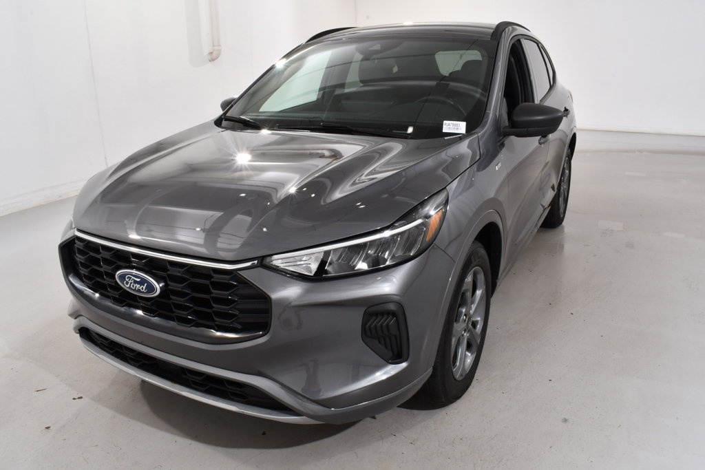 Used 2024 Ford Escape ST-Line w/ Tech Pack #1 AWD/4WD image 2