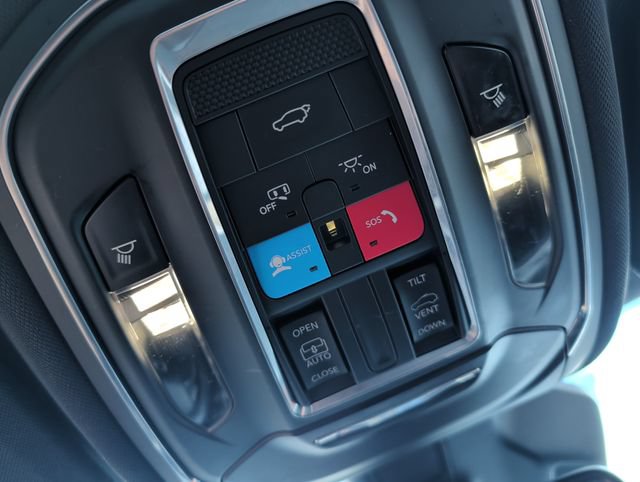 Used 2023 Jeep Grand Cherokee L Laredo AWD/4WD image 30