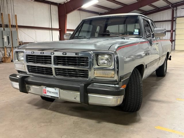 Used 1993 Dodge D/W Truck 150 RWD image 3