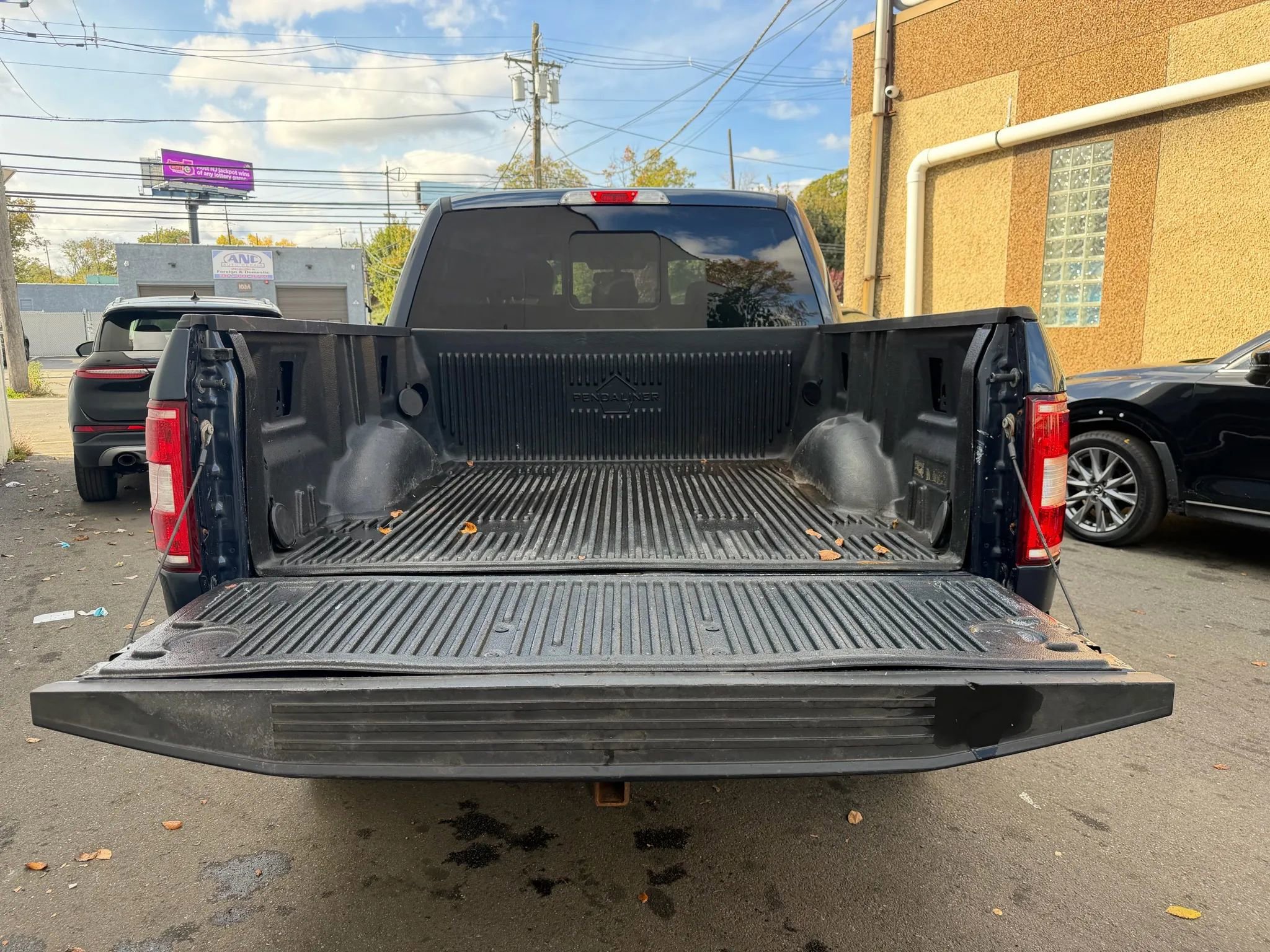 Used 2018 Ford F150 Lariat image 29