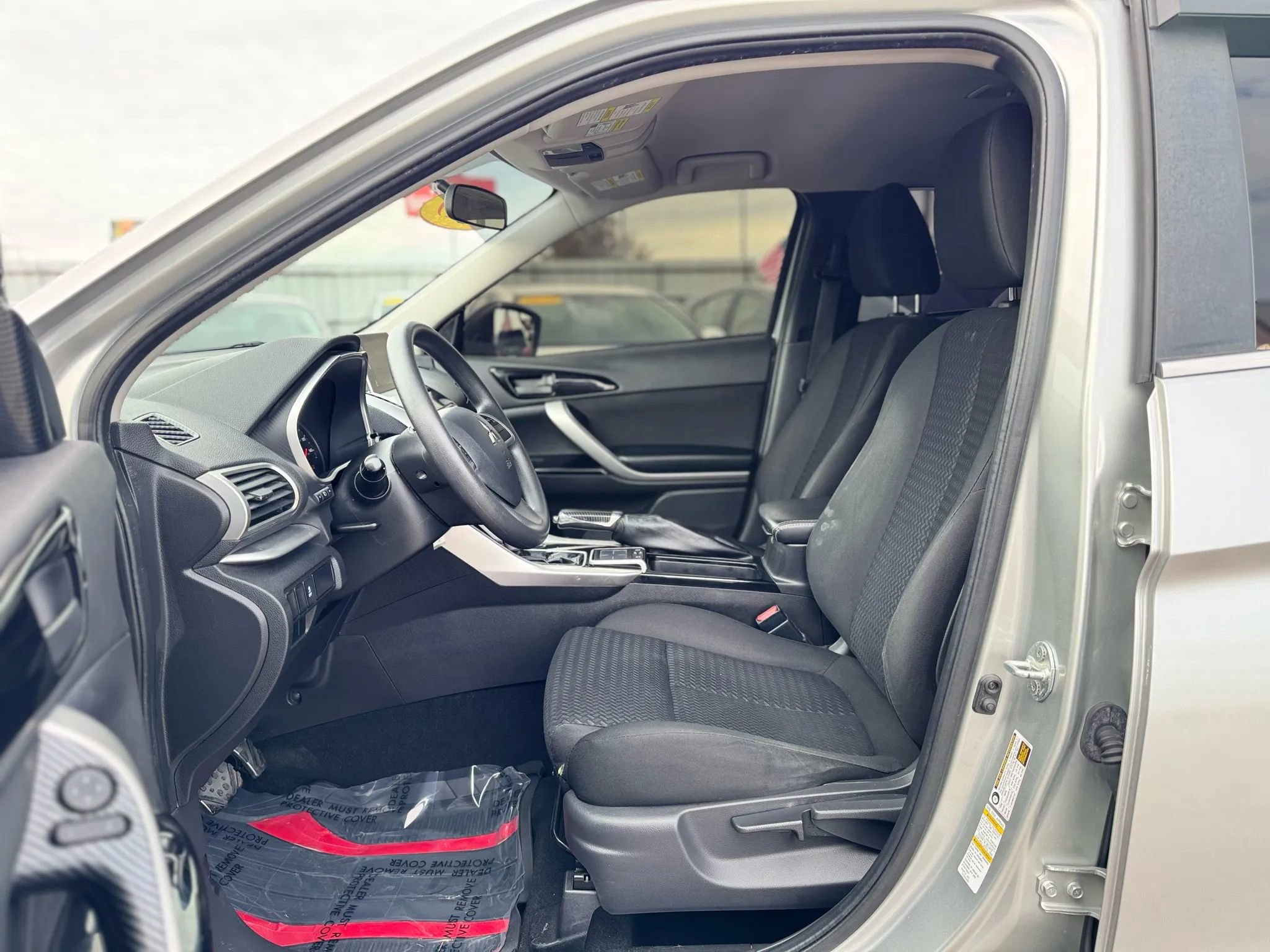Used 2020 Mitsubishi Eclipse Cross LE FWD image 14