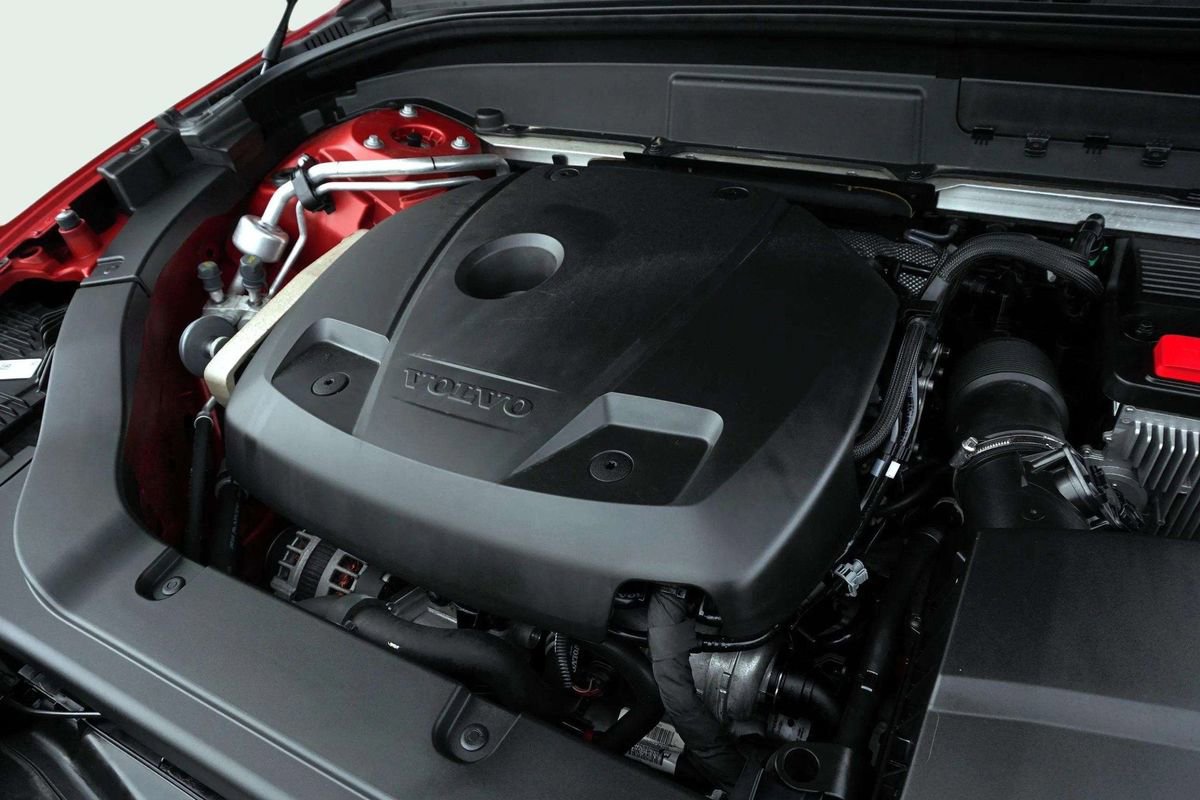 Used 2020 Volvo XC60 T5 Inscription w/ Protection Package Premier image 12