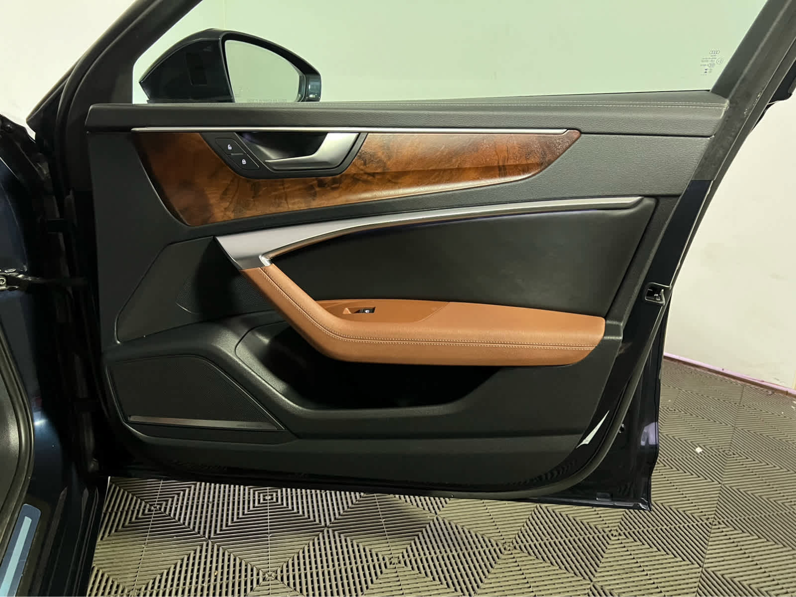 Used 2023 Audi A6 Premium Plus w/ Premium Plus Package image 30