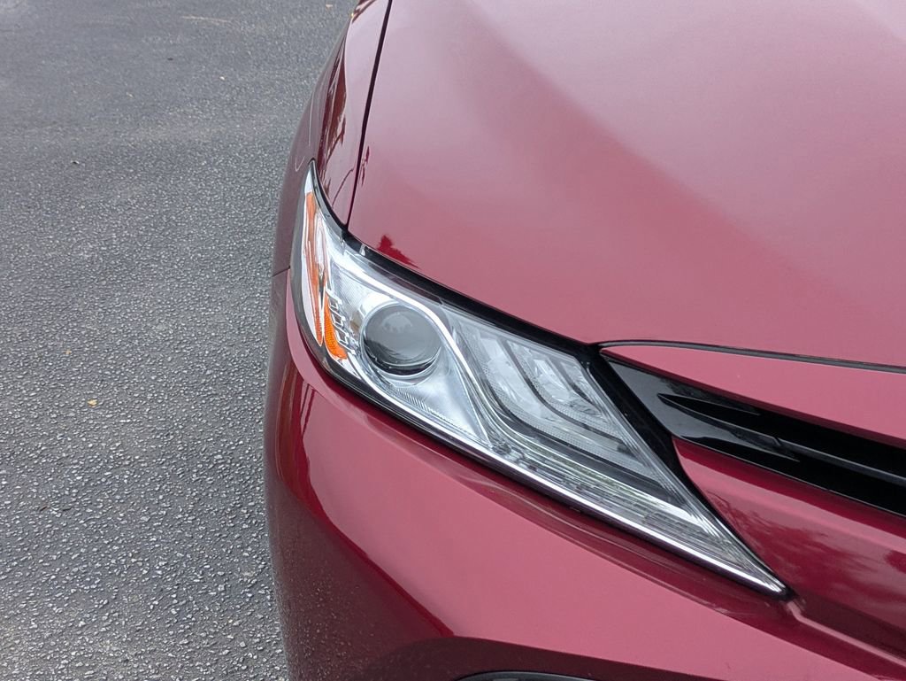 Used 2019 Toyota Camry XLE image 11