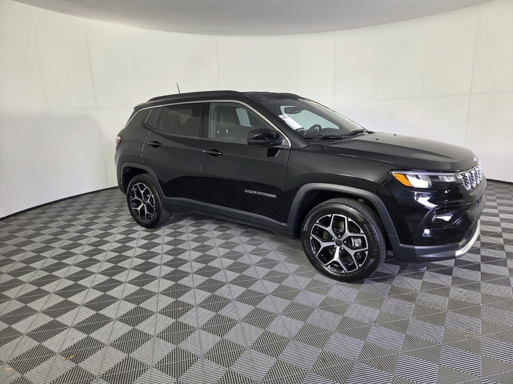 Certified 2025 Jeep Compass Limited image 4