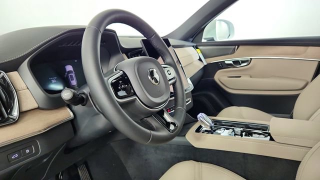 New 2026 Volvo XC90 T8 Plus w/ Protection Package AWD/4WD image 12