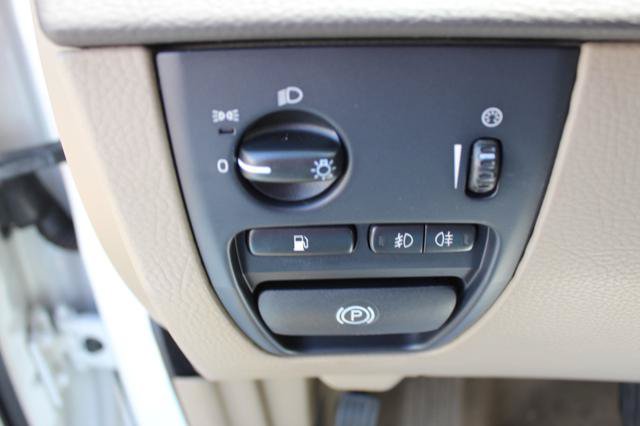 Used 2011 Volvo XC90 3.2 FWD image 14