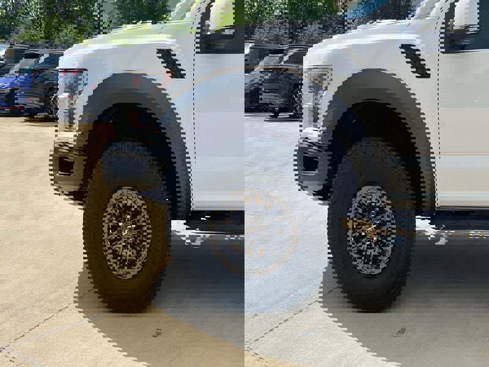 Used 2020 Ford F150 Raptor w/ Equipment Group 802A Luxury AWD/4WD image 9