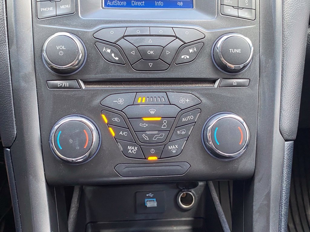 Used 2018 Ford Fusion SE w/ Equipment Group 601A FWD image 23