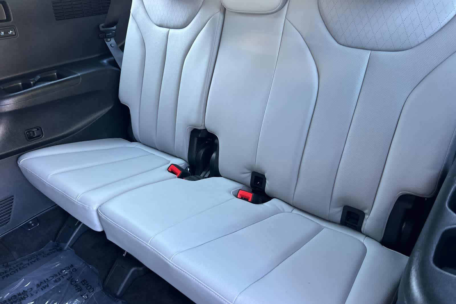 Used 2022 Hyundai Palisade SEL w/ Premium Package FWD image 16