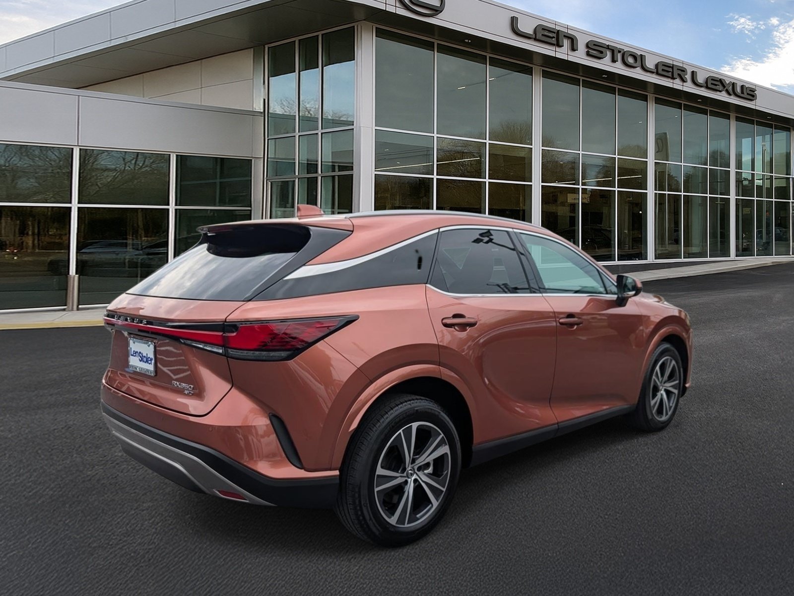 Certified 2025 Lexus RX 350 Premium w/ Accessory Package AWD/4WD image 3