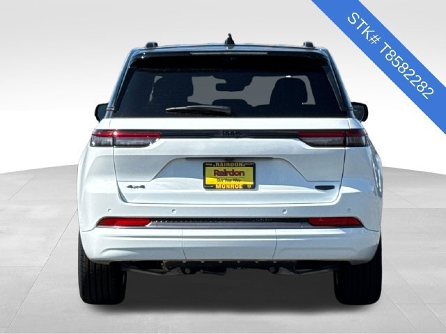New 2026 Jeep Grand Cherokee Summit w/ Obsidian Package AWD/4WD image 5