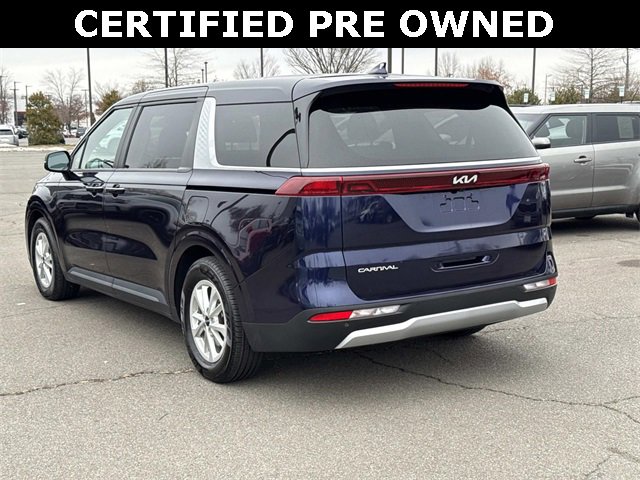 Used 2024 Kia Carnival LX image 4