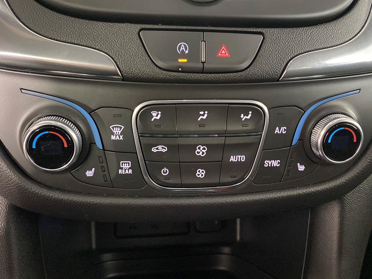 Used 2023 Chevrolet Equinox LT AWD/4WD image 5